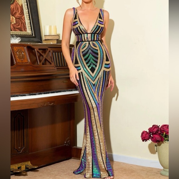 Luxe plunging V neckline backless prom formal party sequins gown dress - Picture 7 of 8